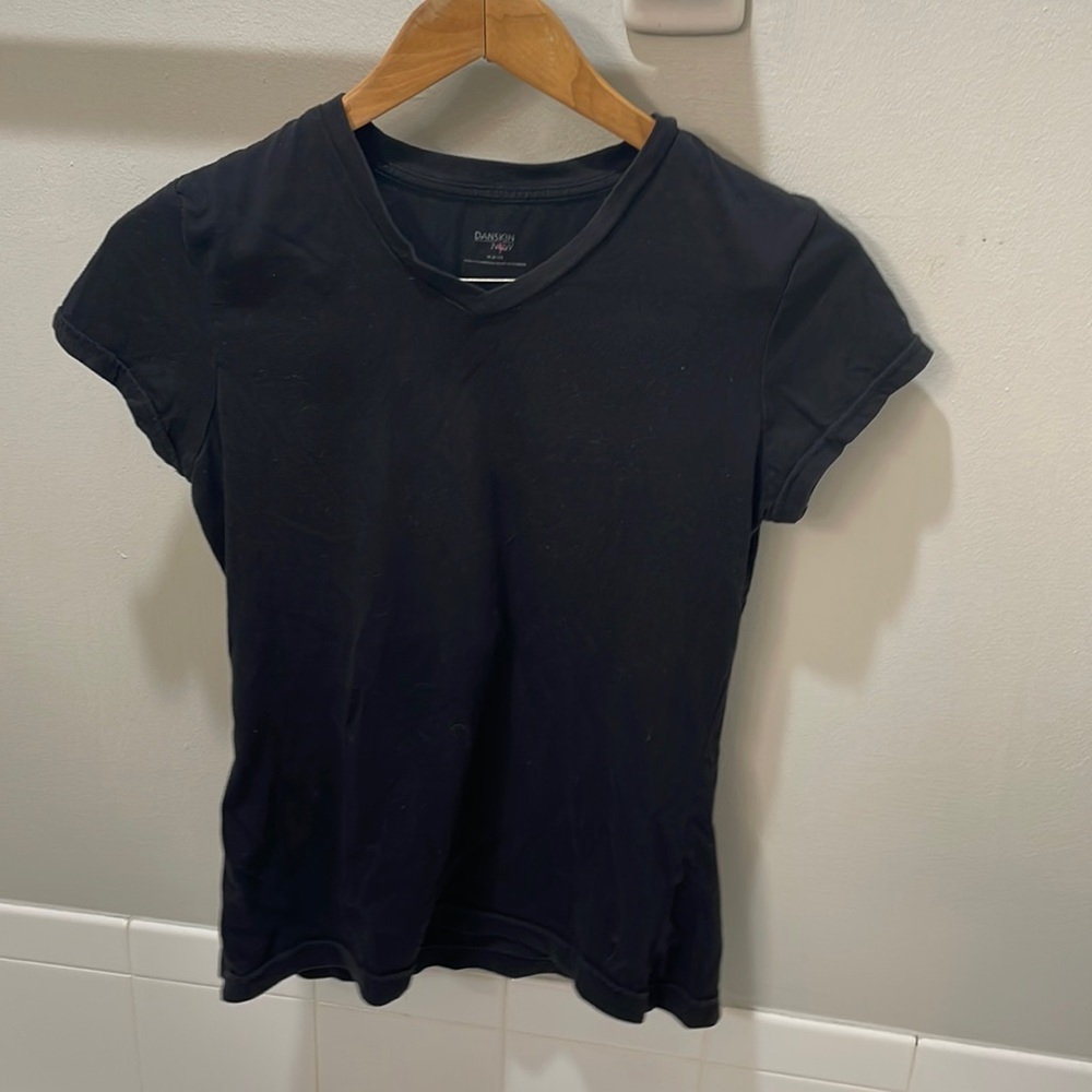Danskin Now V Neck Tee Shirt Sz M (8-10)
